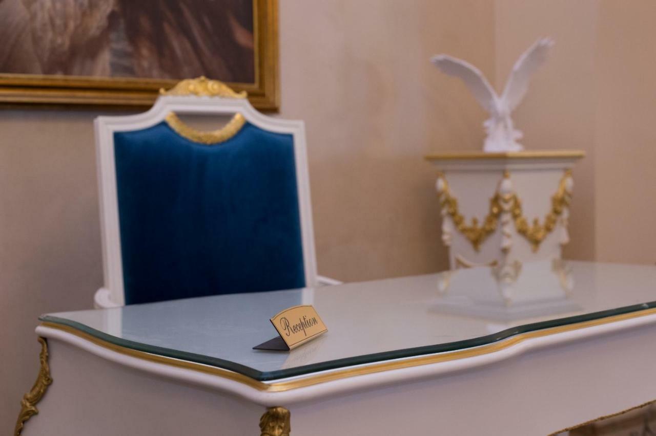 Hotel Boutique Vila Lakastel Sinaia Dış mekan fotoğraf