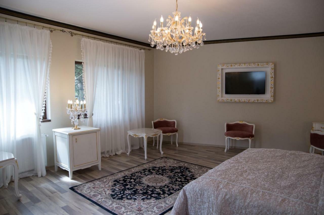 Hotel Boutique Vila Lakastel Sinaia Dış mekan fotoğraf